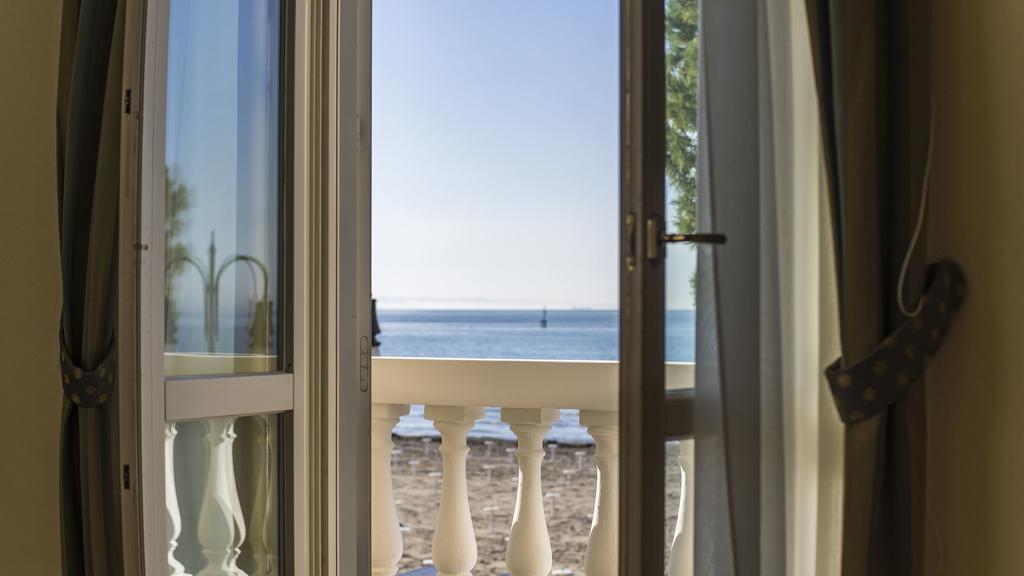 Hotel Ville Bianchi Градо Экстерьер фото